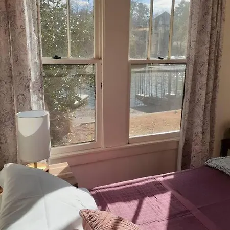 #05 - Lakefront Two Bedroom Cottage- Pet Friendly Hot Springs Exterior photo